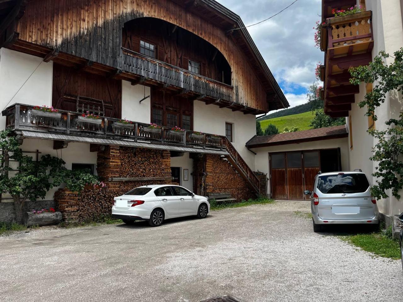 Stroblhof Toblach-ดอบบีอาโก ภายนอก รูปภาพ