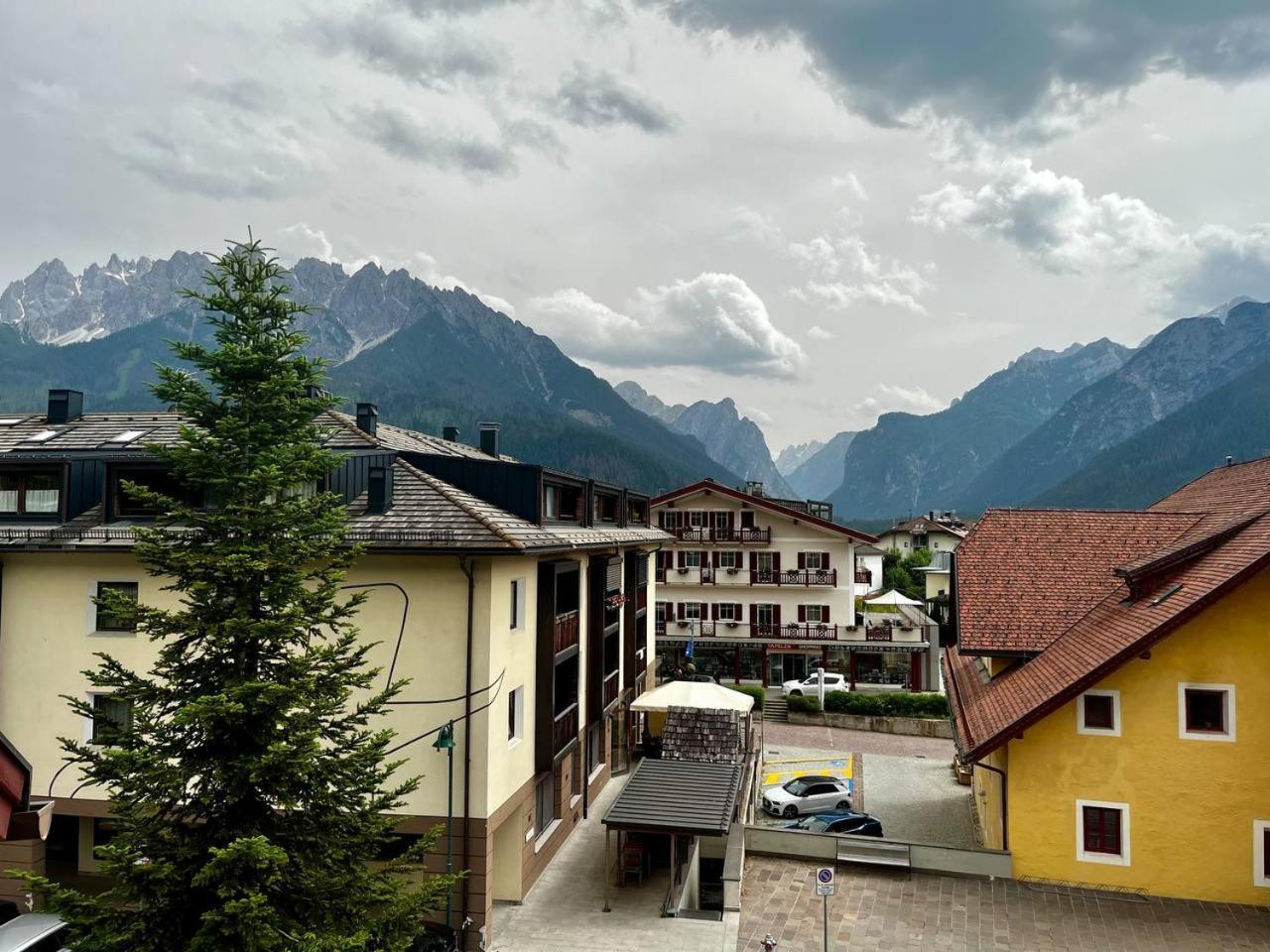 Stroblhof Toblach-ดอบบีอาโก ภายนอก รูปภาพ