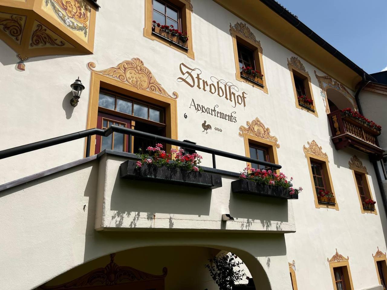Stroblhof Toblach-ดอบบีอาโก ภายนอก รูปภาพ