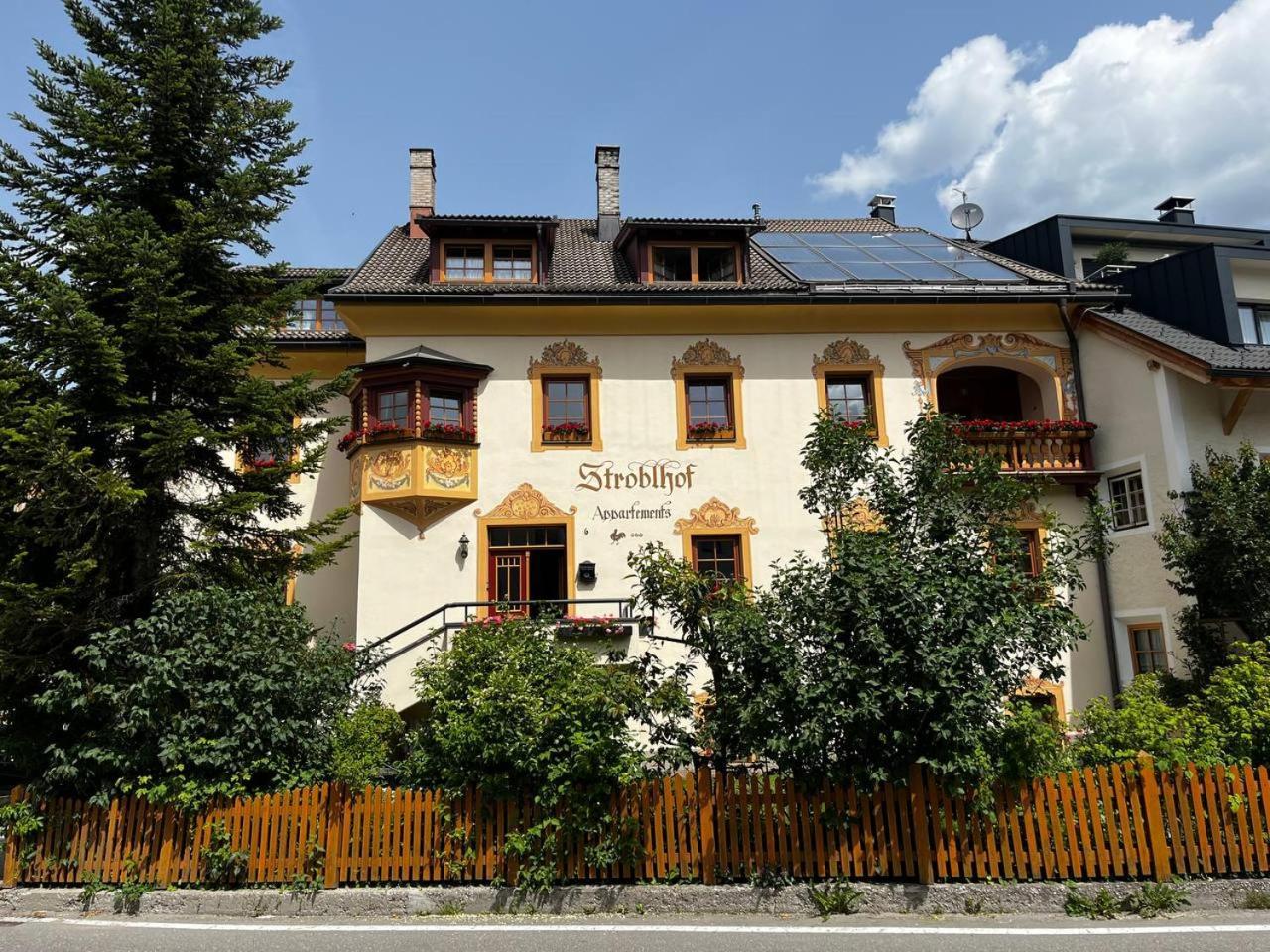 Stroblhof Toblach-ดอบบีอาโก ภายนอก รูปภาพ