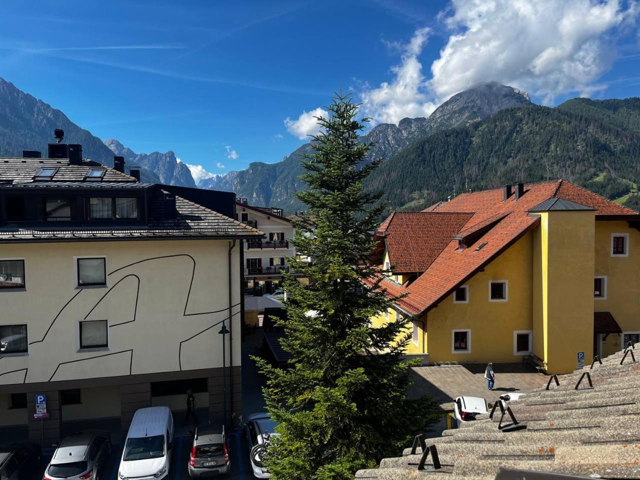 Stroblhof Toblach-ดอบบีอาโก ภายนอก รูปภาพ