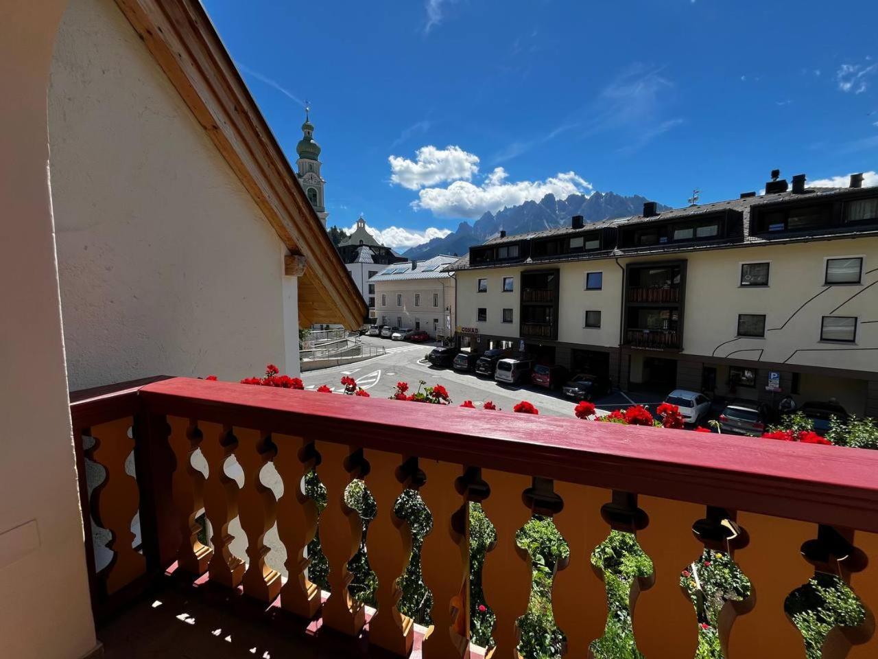 Stroblhof Toblach-ดอบบีอาโก ภายนอก รูปภาพ